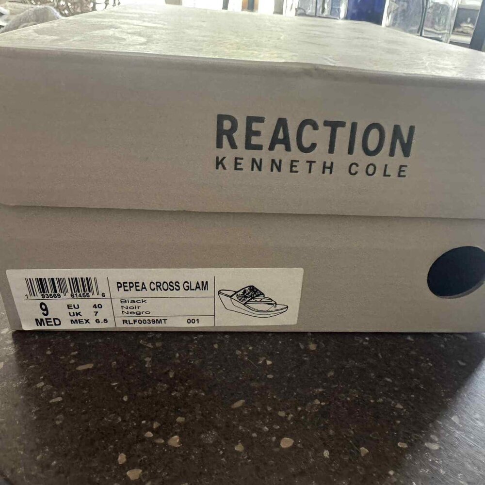 Reaction Kenneth Cole - Picture 4 of 5
